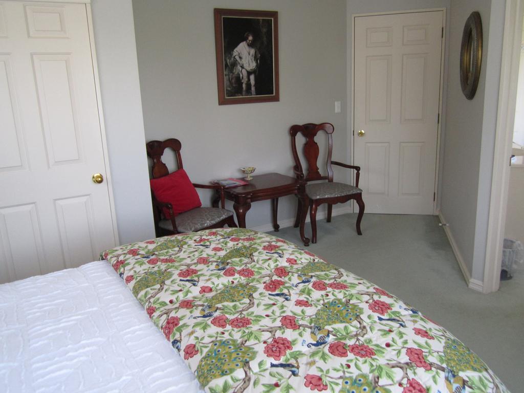 Be My Guest Bed & Breakfast Νιου Πλύμουθ Δωμάτιο φωτογραφία