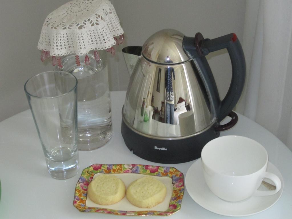 Be My Guest Bed & Breakfast Νιου Πλύμουθ Δωμάτιο φωτογραφία