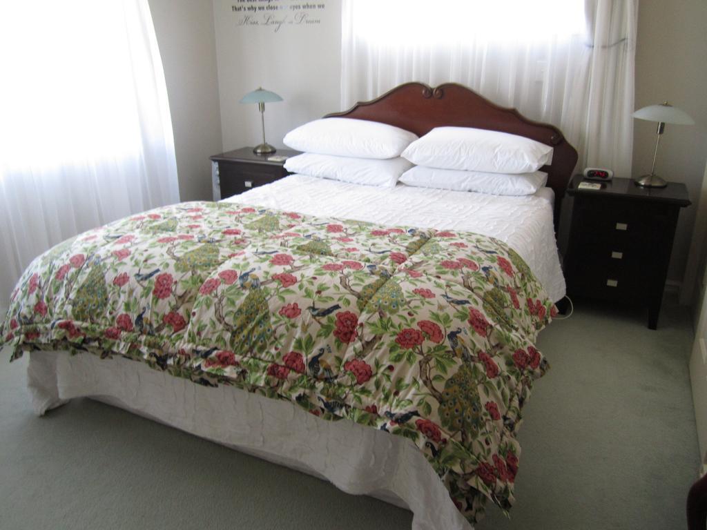 Be My Guest Bed & Breakfast Νιου Πλύμουθ Δωμάτιο φωτογραφία