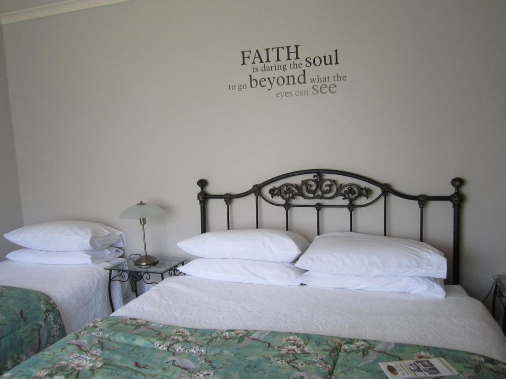Be My Guest Bed & Breakfast Νιου Πλύμουθ Δωμάτιο φωτογραφία