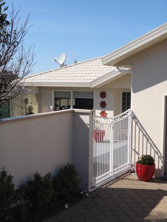 Be My Guest Bed & Breakfast Νιου Πλύμουθ Εξωτερικό φωτογραφία