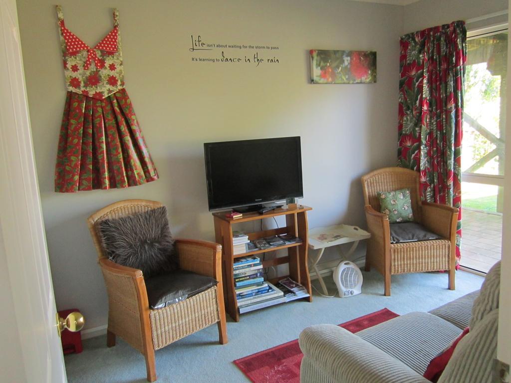 Be My Guest Bed & Breakfast Νιου Πλύμουθ Εξωτερικό φωτογραφία